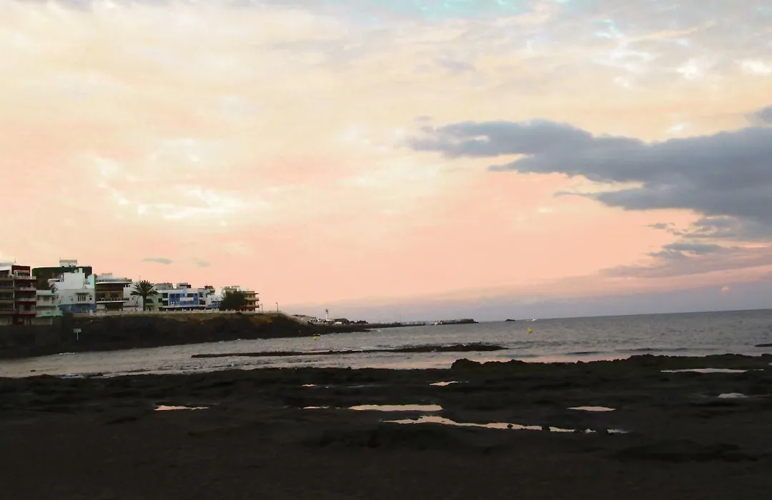 Estudio con encanto en la playa (aptos.salinetas)-1