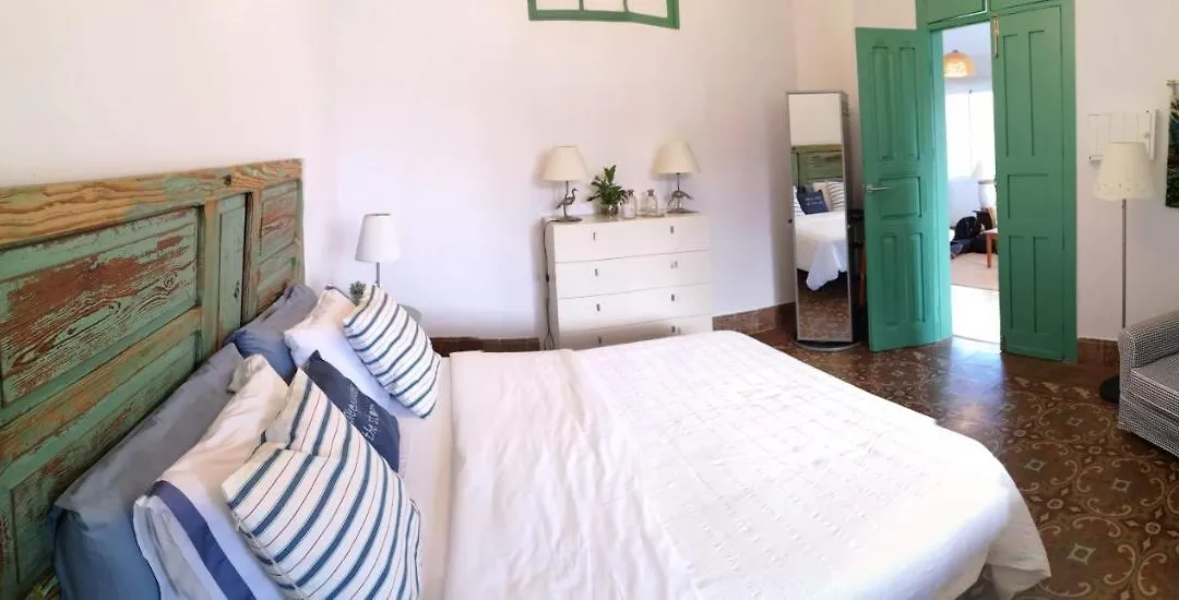 Casa Con Cuevita-1