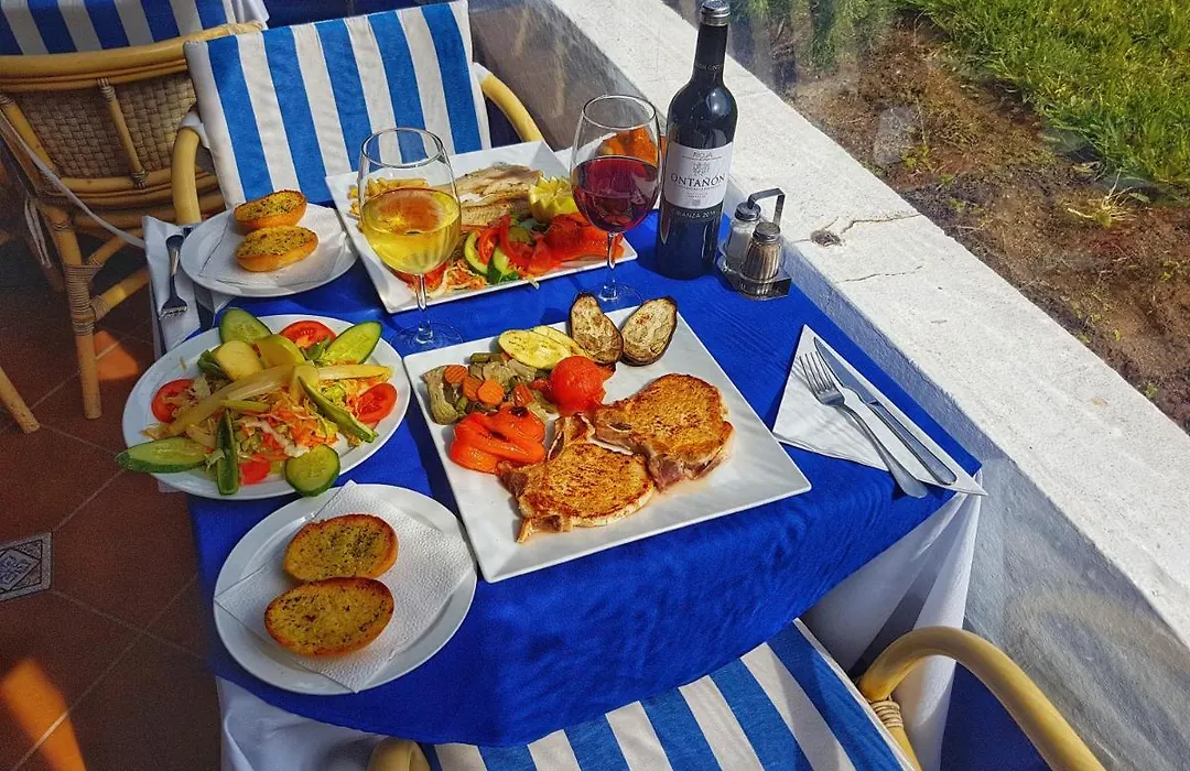 Apartamentos Tamaran-1