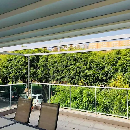 City View Retreat: Las Palmas Garden Oasis-2