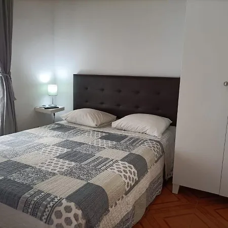 Downtown Share Apartment-2