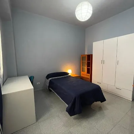 Central, Quiet And Comfortable Room, Breakfast-2