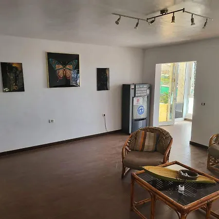 Montana Luna House With Rooms-3