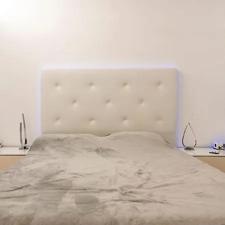 Edyro Luxury Apartment-2