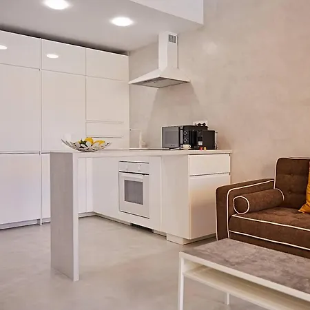 Stylish Apartment Tisalaya 40 By Pride Holiday Rentals-3