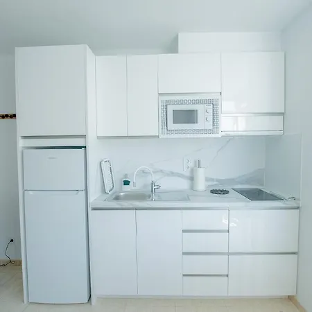 AR Home - Apartamento de 3 dormitorios con ascensor en Las Huesas, Telde-2