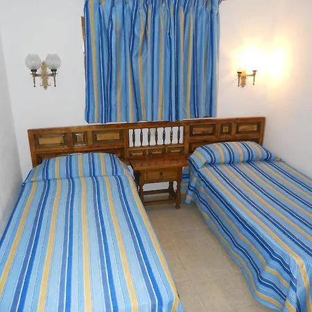 Apartamentos Los Juncos II-3