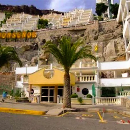 Amazing Seaview 2 Bedroom Apartment-3