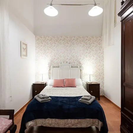 Urban Vintage-Styled Home - Wifi-3
