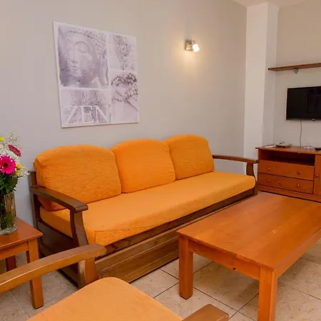 Apartamentos Los Tilos-3