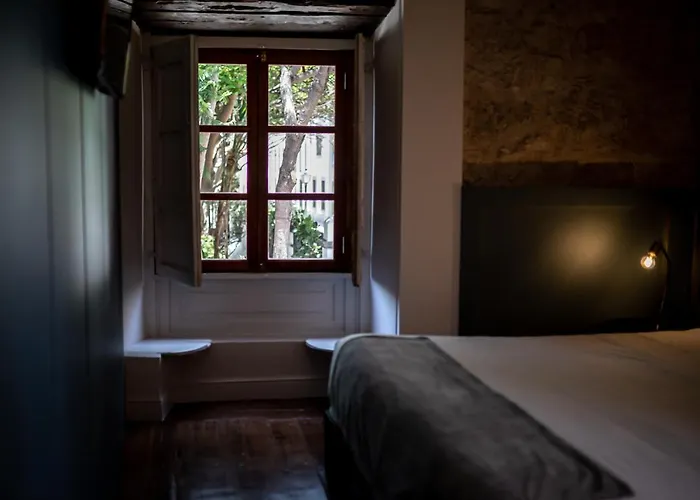 Las Palmas de Gran Canaria Hotels near Girona-Costa Brava Airport (GRO)