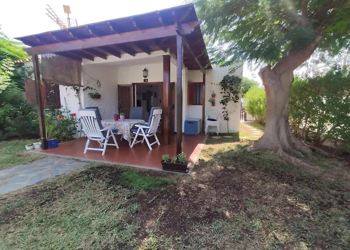 Pet friendly 2 Bedroom Bungalow Next Yumbo Center. Free Parking Playa del Ingles 