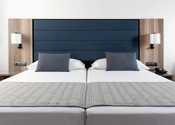 Maspalomas (Gran Canaria) hotels near Kasbah