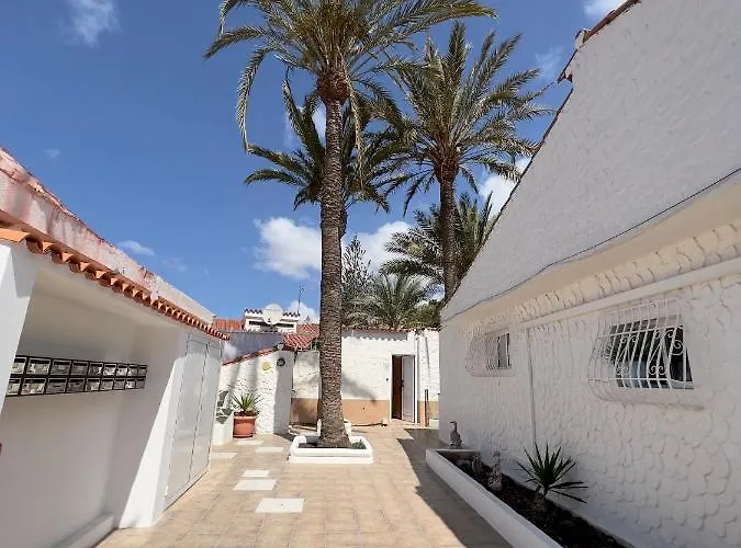 A Room In A Private House With A Separate Entrance San Bartolomé