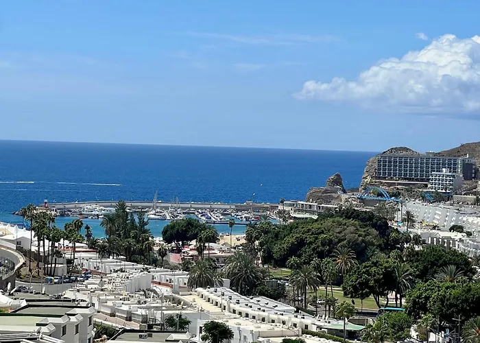 Seaview Oasis: Puerto Rico Apartment with Pool and Parking