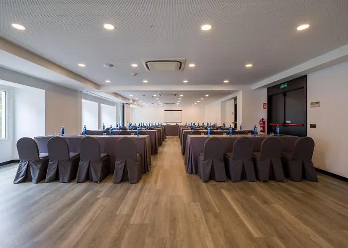 Las Palmas de Gran Canaria hotels near Union Deportiva Las Palmas