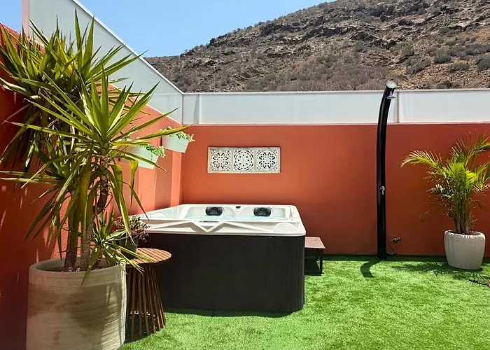 Apartamento Fantástico ático con Jacuzzi y preciosa terraza Puerto Rico  admite animales