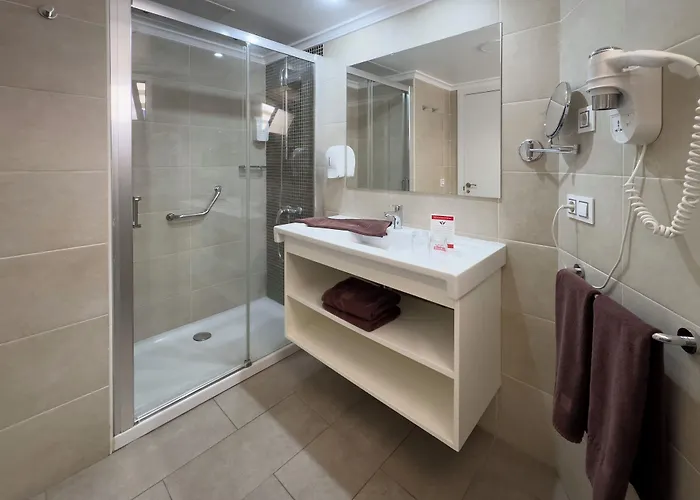 Hotels in Amadores